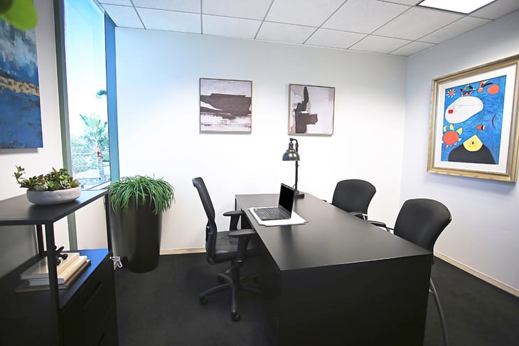 Image 17 of the Premier Workspaces - BUR - Burbank - CA - West Olive Avenue office