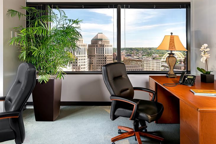 Image 9 of the Premier Workspaces - CIN - Cincinnati - OH - East Fifth Street office