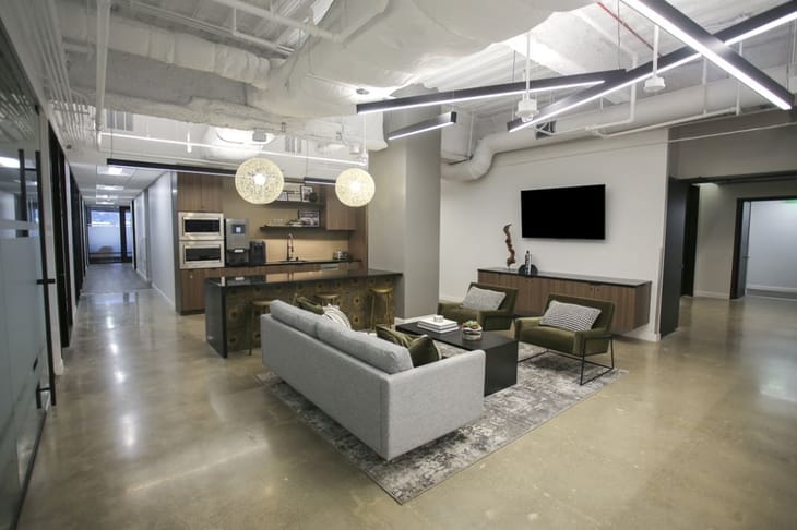 Image 7 of the Premier Workspaces - WIL  - Los Angeles - CA- 10940 Wilshire Blvd (Westwood Tower) office