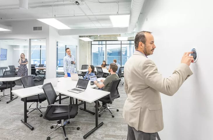 Image 8 of the Novel Coworking Superior - 405 W Superior - Chicago - IL office