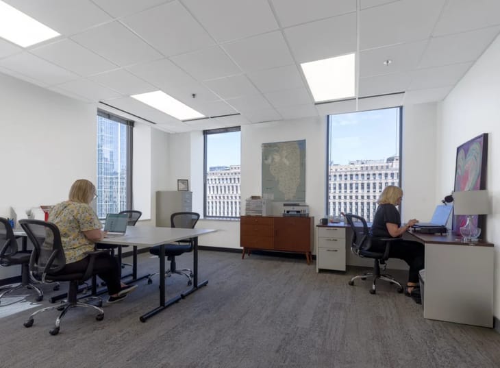 Image 9 of the Novel Coworking - Wacker - 211 West Wacker Drive - Chicago - IL office