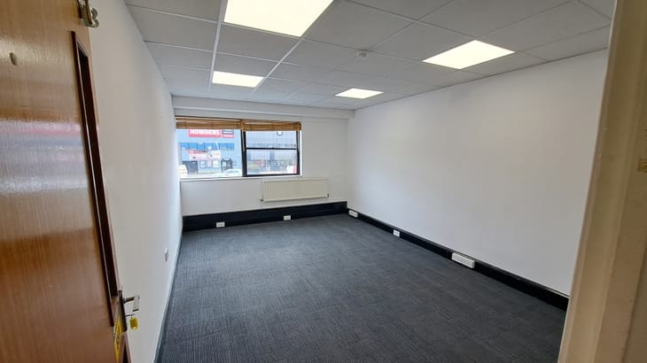 Image 19 of the Safestore - 1000 North Circular Road, NW2 - Staples Corner / Brent Cross office