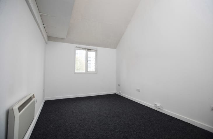 Image 16 of the Access Office Suites - Fairbank Studios - Lots Road, SW3 - Chelsea office