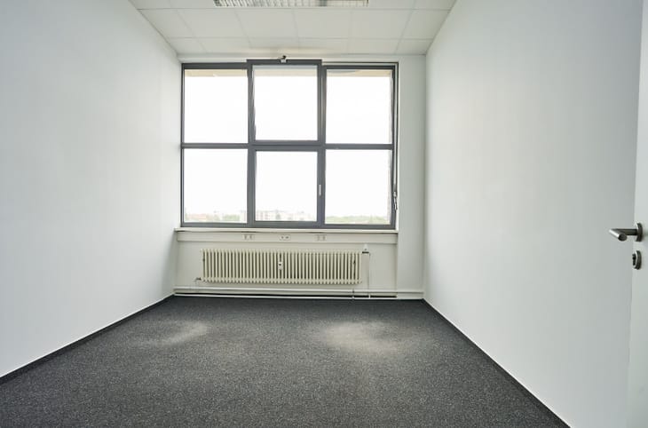 Image 21 of the Sirius Facilities GmbH - Templehof - Grosbeerenstrasse, 12107, Berlin-Mariendorf office