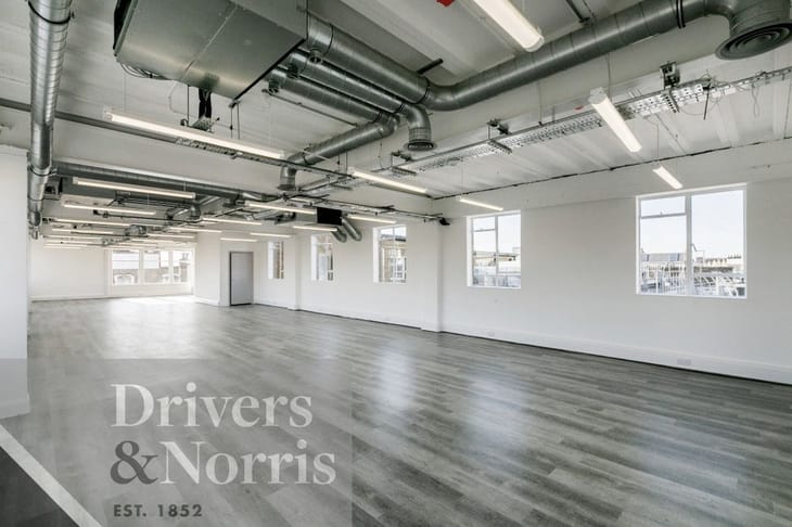 Image 8 of the Driver - Holloway Road, Archway office