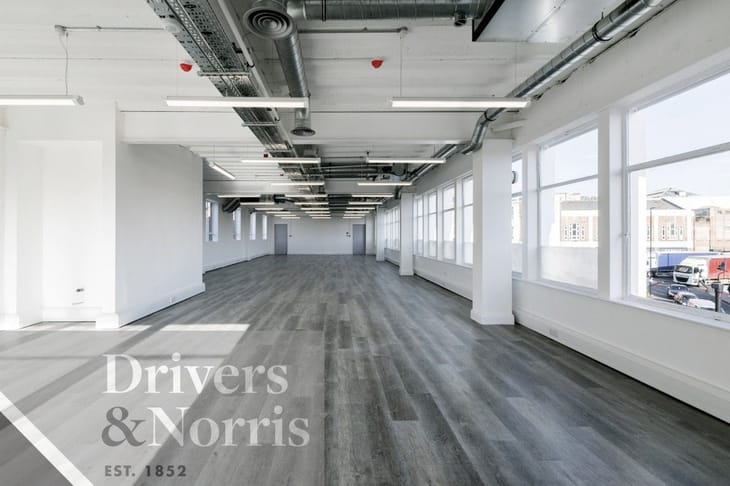 Image 9 of the Driver - Holloway Road, Archway office