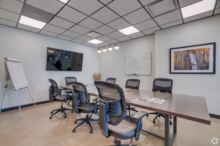 Image 6 of the Offix - 7358 Lincoln Ave, Lincolnwood office