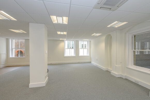 Image 8 of the Breezblok (Managed 1,221 - 1,321 sqft) - 6-7 Queen Street, EC4N - Bank office