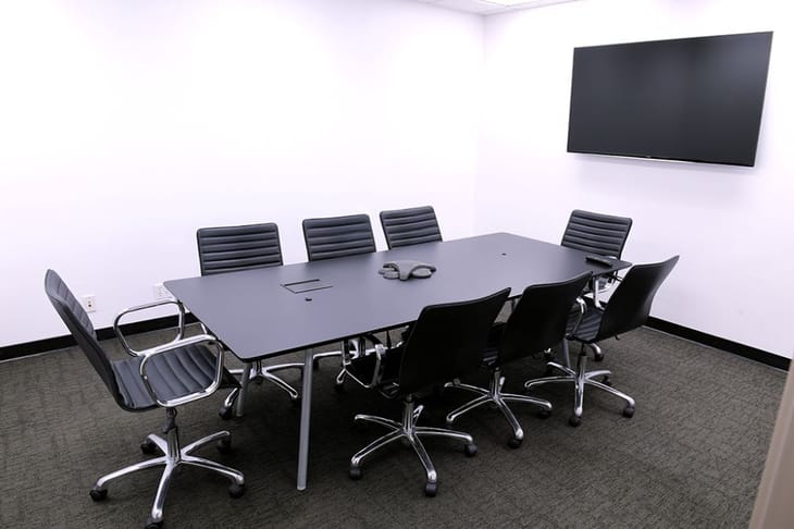 Image 9 of the Premier Workspaces - SEP - 500 S Sepulveda Boulevard, 90049 - Los Angeles, CA office