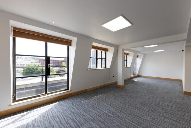 Image 15 of the Sub800 (Managed 704 - 1,214 sqft) - 25 West Tenter Street, E1 - City of London office