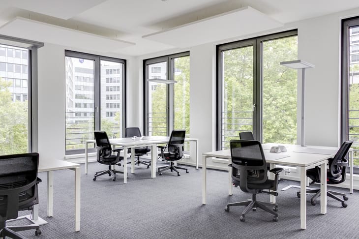 Image 11 of the Regus - 125 South Wacker Dr,Suite 300 office