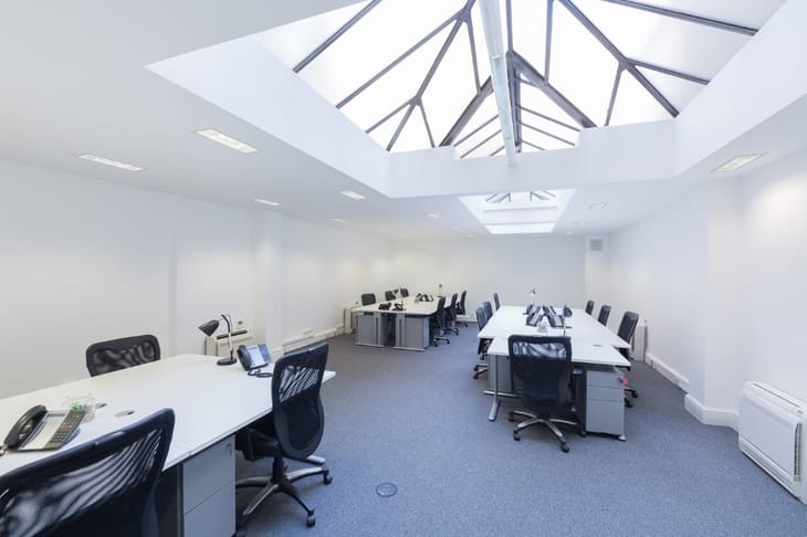 Image 10 of the The Boutique Workplace Company - 3 Queen St, W1J - Mayfair office