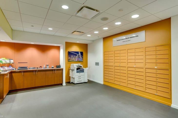 Image 15 of the Carr Workplaces - Aon Center - East Randolph Street - Chicago - IL office