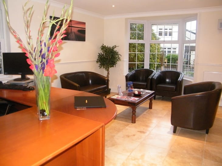 Image 15 of the Pembridge Business Centre - Nicholson House - Thames Street, KT13 - Weybridge office