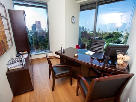 Image 12 of the Regus - Museum Tower - Berkovitz - Beit Hapraklitim - Tel Aviv office