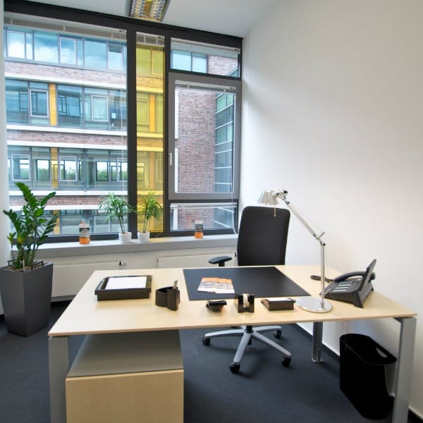 Image 11 of the Plug and Work (Regus) - Hanauer Landstrasse - Frankfurt office