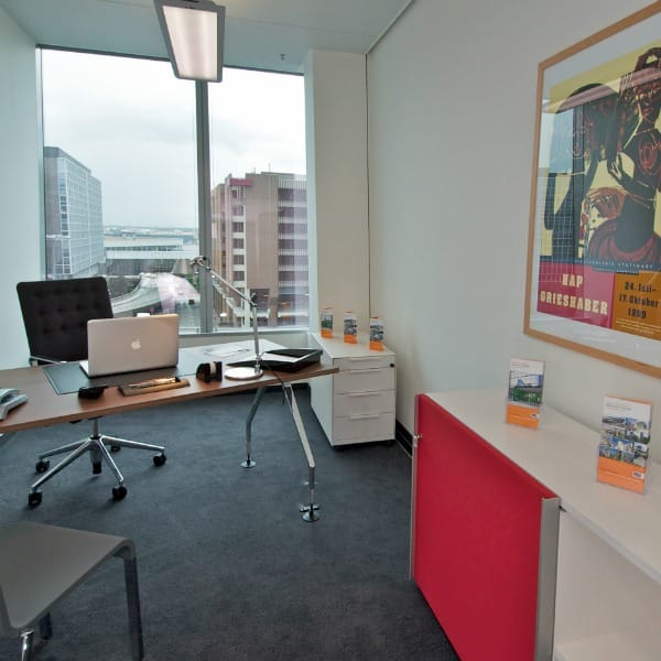 Image 27 of the Plug and Work (Regus) - Mainzer Landstrasse 49 - Frankfurt office