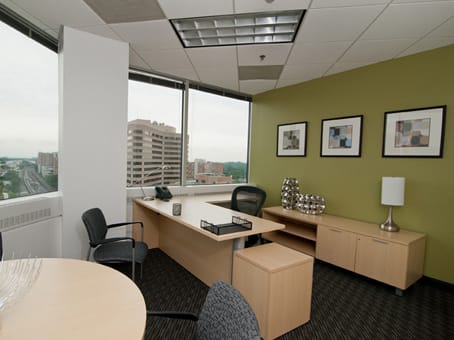 Image 16 of the Regus - Metro Plaza II - Colesville Road - Silver Spring - MD office