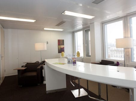 Image 19 of the Regus - Avenue Charles de Gaulle 168 - Cedex - Neuilly sur Seine office