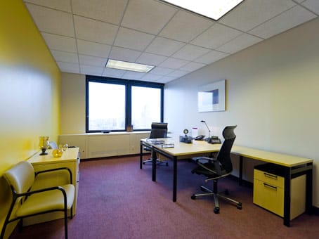 Image 16 of the Regus - Newark One Gateway Center - Newark office