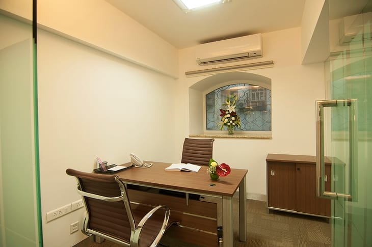 Image 35 of the Fazlani Business Centre - Ismail Building - D N Road - Mumbai office