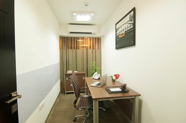 Image 36 of the Fazlani Business Centre - Ismail Building - D N Road - Mumbai office