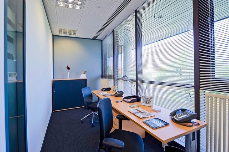 Image 15 of the Regus - Abbey House - Arlington Business Park, RG7 - Reading office