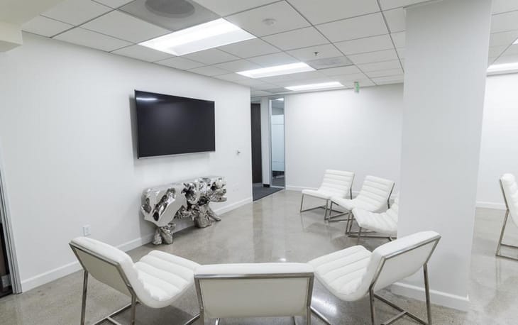 Image 15 of the Titan Offices, Inc - 811 Wilshire Boulevard, LA - CA office