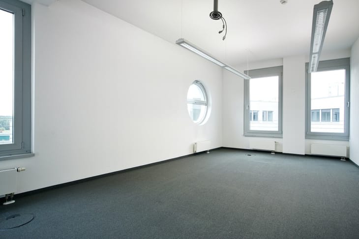 Image 15 of the Sirius Facilities GmbH - Werner-Heisenberg-Strasse 2 - Neu-Isenburg office