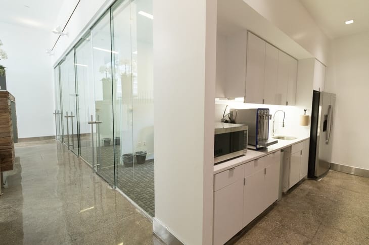 Image 16 of the Jay Suites - 15 West 38th Street office