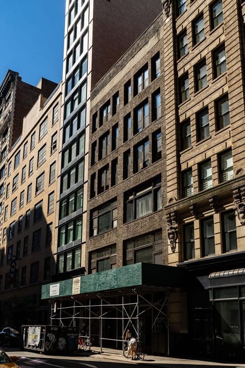 Image 4 of the Knotel - 17 West 20th Street - New York - NY office