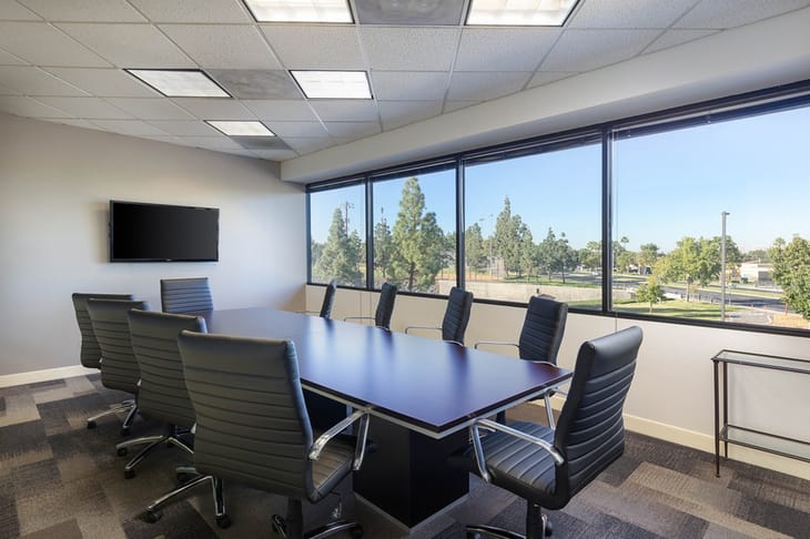 Image 7 of the Premier Workspaces - CTR - Irvine - CA - Centerstone Plaza - Barranca Parkway office