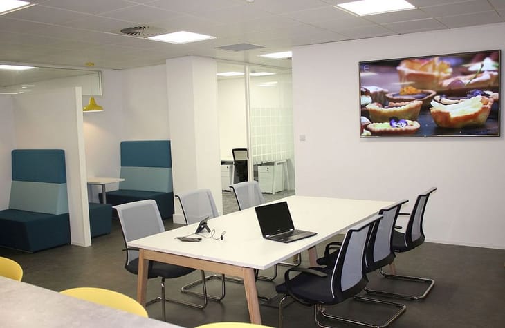 Image 10 of the Confero Workspace - 333 Edgware Road, NW9 - Colindale office