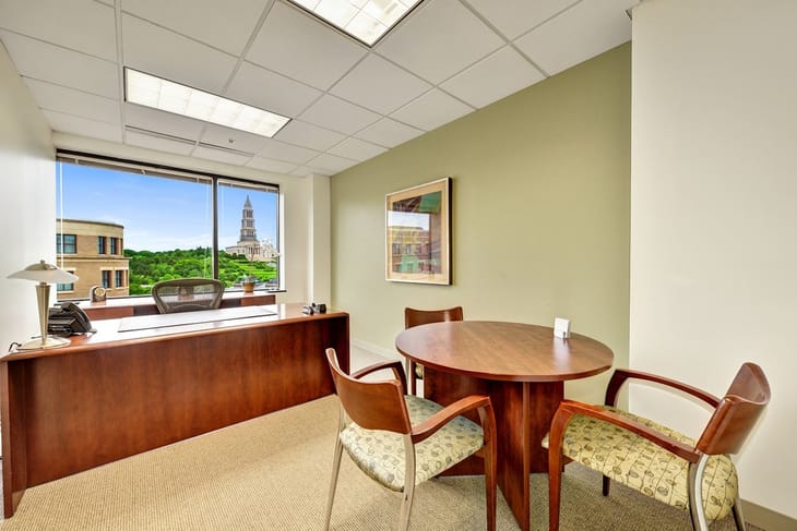 Image 13 of the Carr Workplaces - King Street - Diagonal Road - Alexandria, VA office