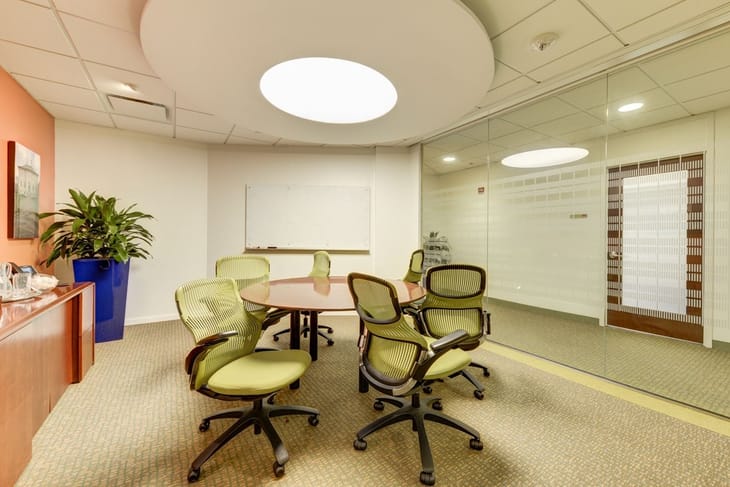 Image 16 of the Carr Workplaces - King Street - Diagonal Road - Alexandria, VA office