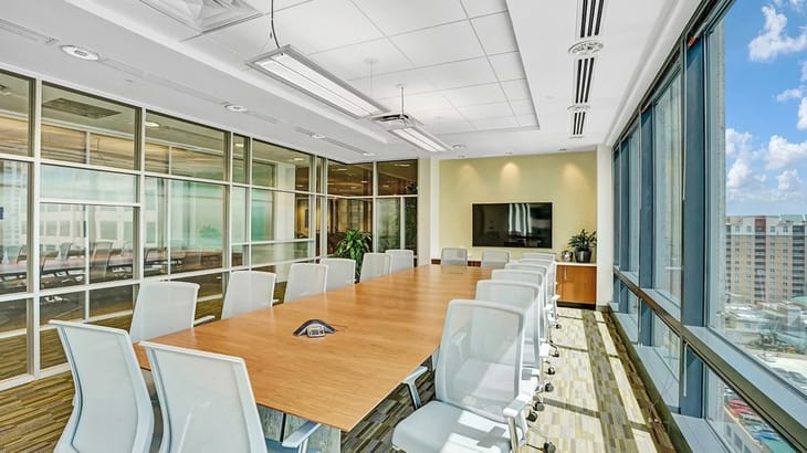 Image 21 of the Carr Workplaces - 401 Las Olas Blvd, Ft. Lauderdale, Florida, 33301 office