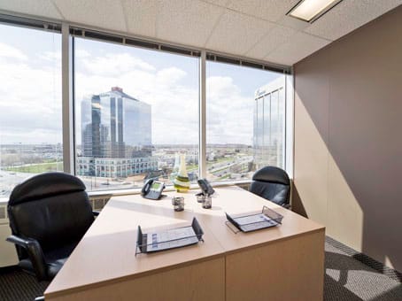 Image 14 of the Regus - Robert Speck Parkway 2 - Mississauga, ON office