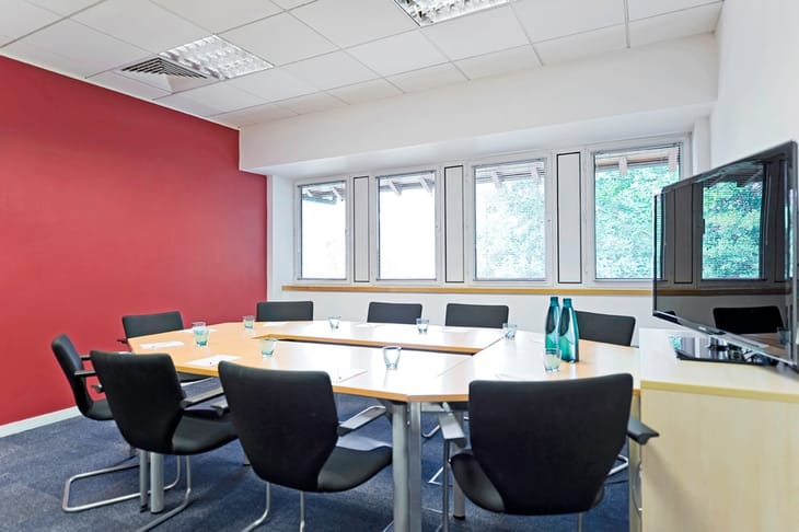 Image 14 of the Regus - NEC/Airport Waterside Centre - Solihull Parkway, B37 - Birmingham office