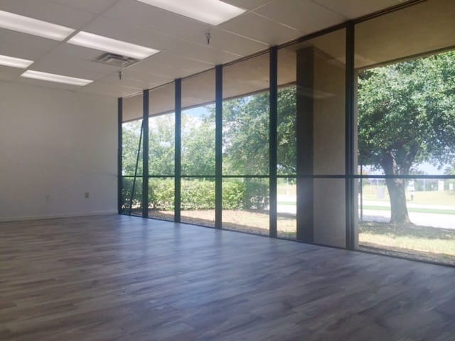 Image 39 of the Hollman Las Colinas Business Center - Irving, Dallas - TX office