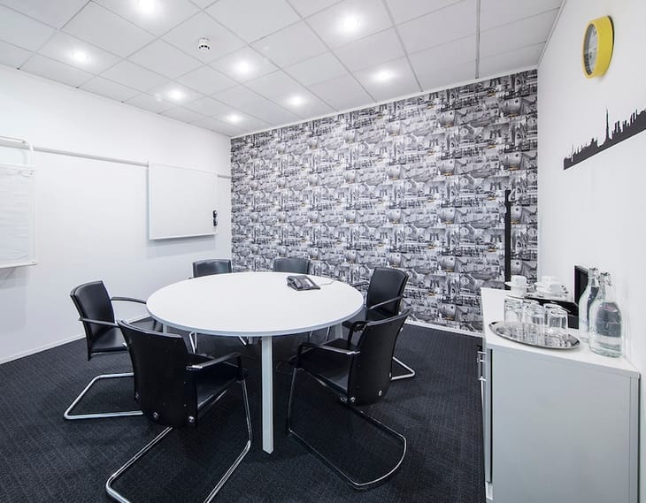 Image 19 of the Regus - Venture House - Arlington Square - Downshire Way, RG12 - Bracknell office