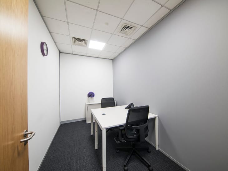 Image 18 of the Regus - Farnham Rd, GU2 - Guildford office