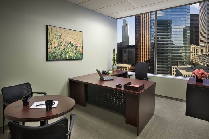 Image 13 of the Regus - 401 Bay Street, Toronto - Ontario office